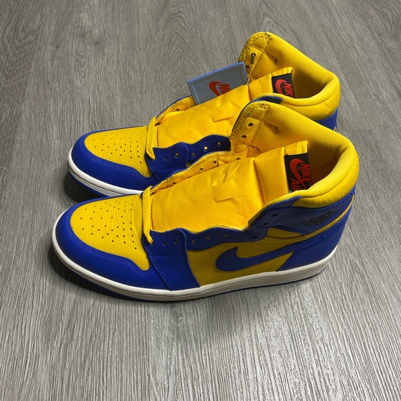 Air Jordan 1 Retro Hi OG Reverse Laney Women’s Shoe Size 9.5 Blue NWT - Picture 5 of 8